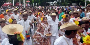Con piloneras y canciones la UNAD apoyó Festival Vallenato