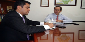 Director ejecutivo de Asociación Colombiana de Industriales del Calzado, el Cuero y sus Manufacturas –ACICAM visita sede UNAD Bucaramanga