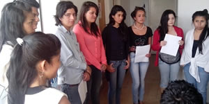 Estudiantes de Comunicación Social de Fusa  participan en taller sobre manejo de la voz para radio