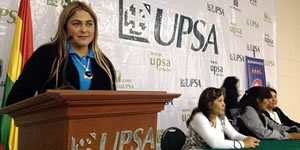 La gringa de Silvestre podrá traducir la lengua de los indios