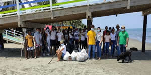 La UNAD CCAV Sahagún realizó jornada de limpieza de playas en el municipio de Moñitos, Córdoba