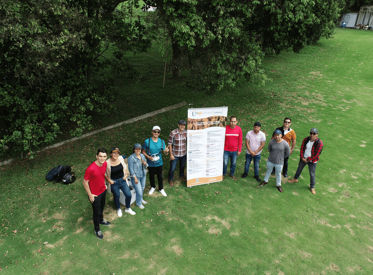 ECAPMA fortalece habilidades de estudiantes con drones en la Zona Oriente