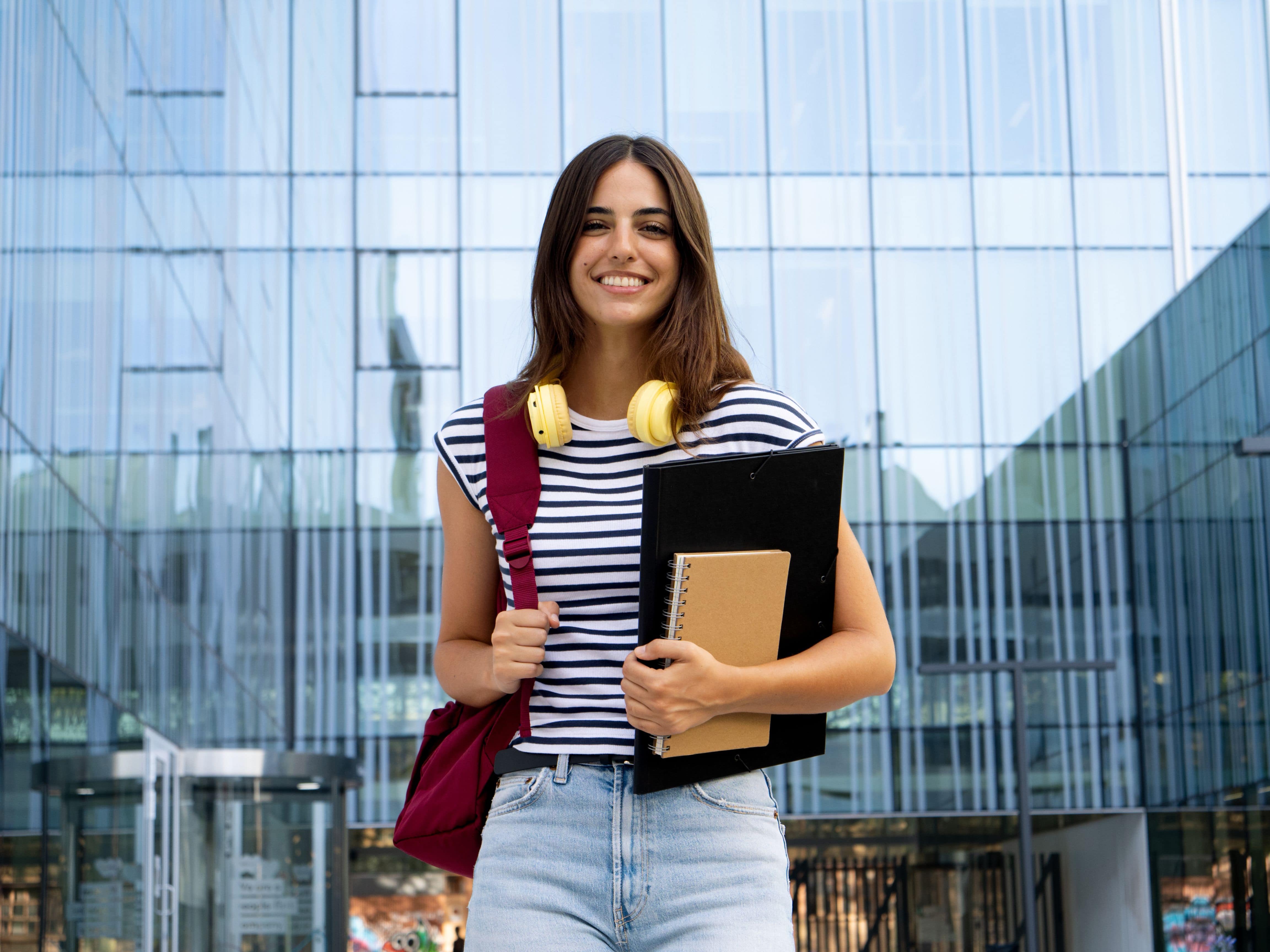 Últimas fechas del 2024 para que estudiantes Unadistas se preinscriban a posgrados en España