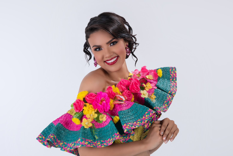 Katherine Ortiz: Talento Unadista en el Reinado Nacional del Bambuco