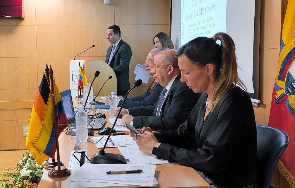 Connacionales en España son formados por la UNAD para fortalecer su perfil profesional 