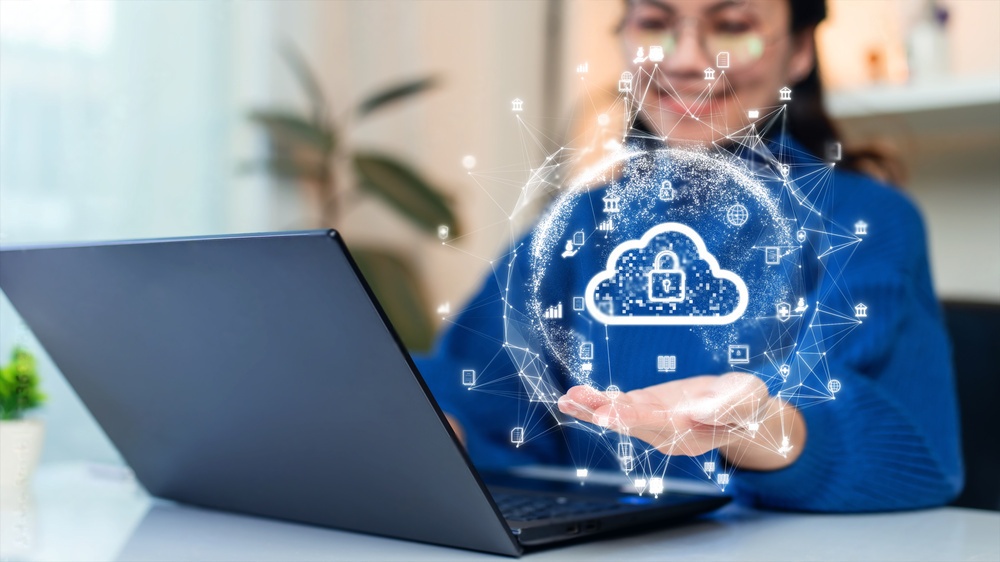 Consejos para proteger tus datos en la nube: utiliza cifrado de extremo a extremo y realiza copias de seguridad regulares