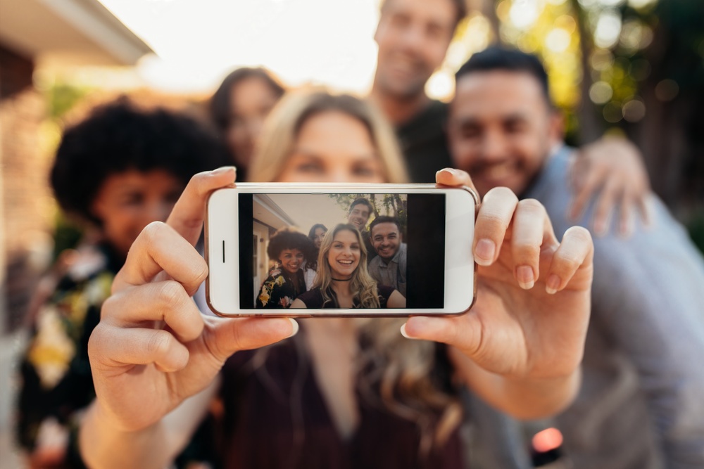 Consejos para evitar los riesgos del oversharing en redes sociales y proteger tu privacidad en línea