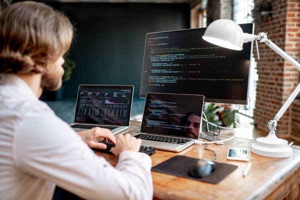 Ingeniería de sistemas virtual: Potencia tu futuro en el mundo digital colombiano