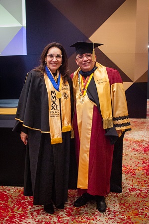 DOCTORADOS HONORIS CAUSA 25