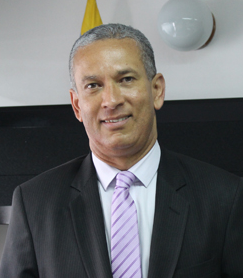 Foto Oscar Eduardo Fuentes Peña Director Junta Central de Contadores