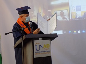 El presidente de la Cámara de Representantes se graduó como psicólogo de la UNAD