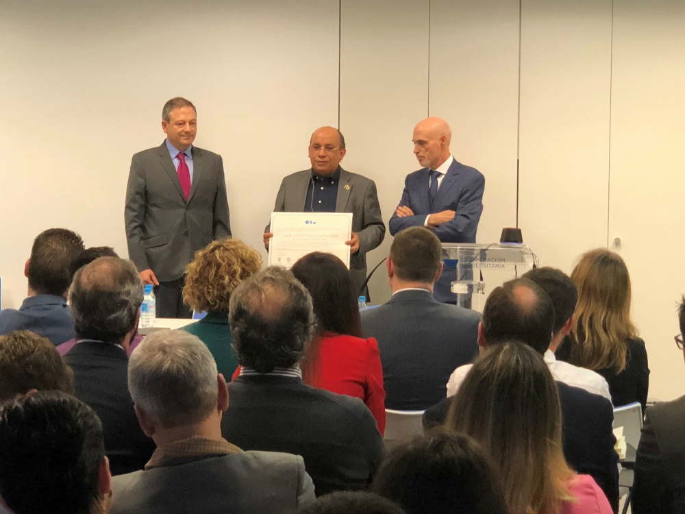 Entrega de distinción “Educador para el progreso 2018” a nuestro rector Jaime Alberto Leal Afanador