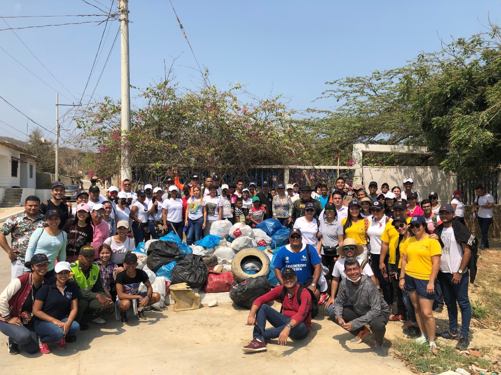 Comunidad Unadista realiza limpieza de playas en Puerto Colombia