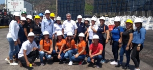 Estudiantes del semillero SIGMA de ECACEN visitaron el Puerto Marítimo de Santa Marta como parte de su proceso de formación profesional