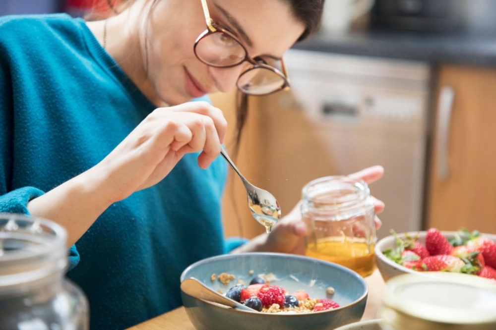 Servicio social y telepedagogía para prevenir la contaminación cruzada en los alimentos que se cocinan en cuarentena