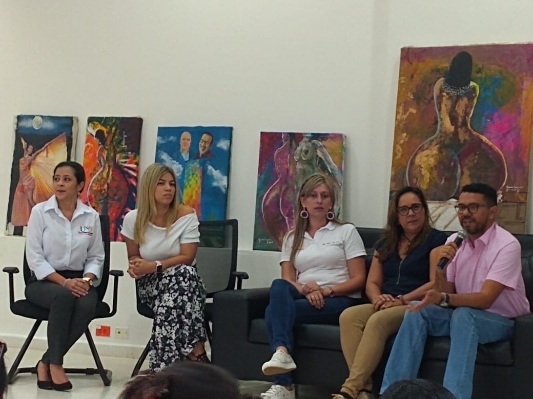 A través de pinturas artísticas y conversatorios, se realiza en el CCAV Puerto Colombia una revisión de la apreciación estética del cuerpo femenino 