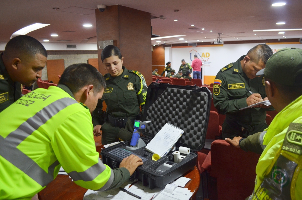 Policía