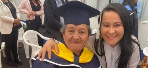Graduada en psicología demuestra que lo sueños no tiene límite de edad