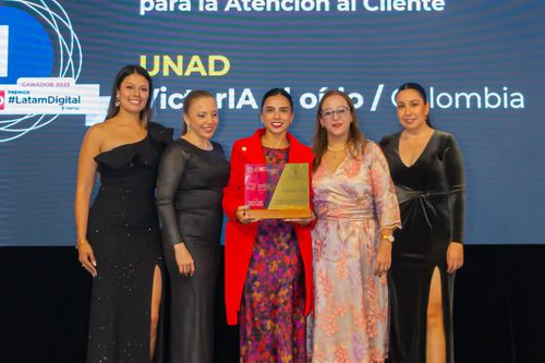 VictorIA al oído, Dobot y plataforma Experta, iniciativas unadistas galardonadas en los Premios Latam Digital 2025