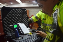 La UNAD capacita a mil funcionarios de la Policía Nacional en el país en el manejo de equipos para la detección de etanol espirado