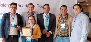UNAD recibe reconocimiento de Cisco por liderar la formación en redes para estudiantes en Colombia y América Latina