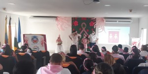 Por ti, por mí, tócate: sensibilización sobre el cáncer de mama.