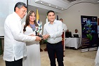 Vicerrector de Desarrollo Regional de la UNAD recibe reconocimiento de artesanos