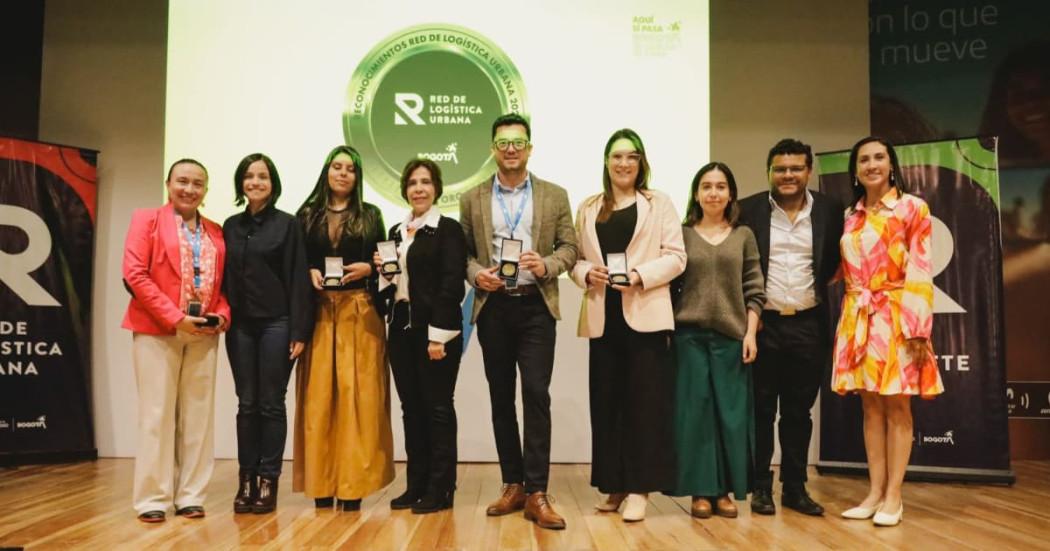 La UNAD recibe Sello de Oro por su compromiso con la movilidad sostenible en Bogotá