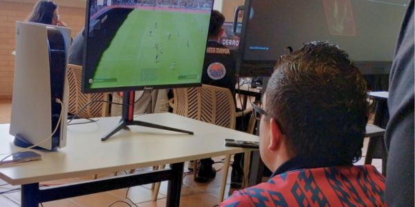 Estudiantes unadistas destacan en la Liga Universitaria de Deportes Electrónicos y conquistan el título en FIFA 24
