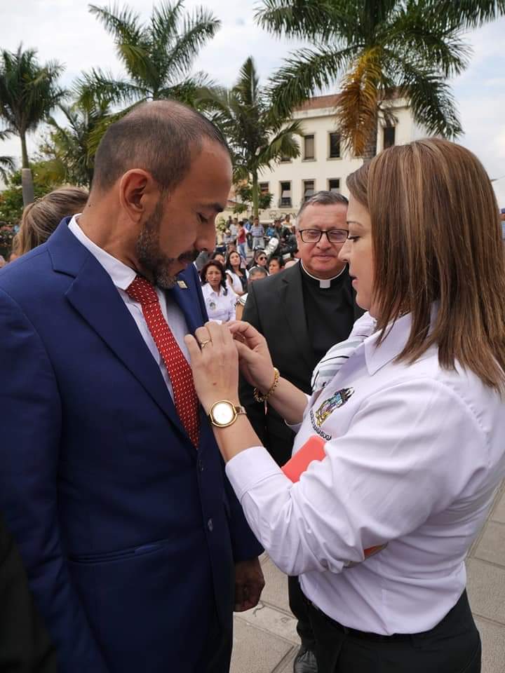 condecoracion fusagasuga 3