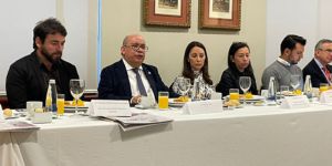 En encuentro entre empresarios y la academia organizado por EL TIEMPO, rector de la UNAD invitó a construir la visión de país desde la educación