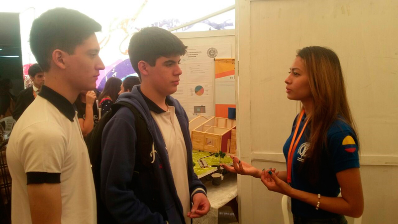 Estudiante semillerista de la Escuela de Ciencias Sociales, Artes y Humanidades acreditada a nivel internacional en la "Feria Internacional de Ciencia y Tecnología CIENCAP 2017"