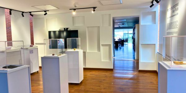 Nueva Sala de Exposiciones de la e-Biblioteca: un espacio cultural para la comunidad unadista