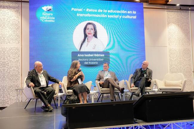 La UNAD llama a repensar la educación desde una visión de país