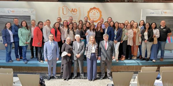 La UNAD fortalece la cooperación internacional con la visita de la Real Academia de Medicina del País Vasco